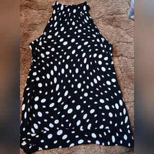 Womens Style Co. Poka dot blouse size M button missing